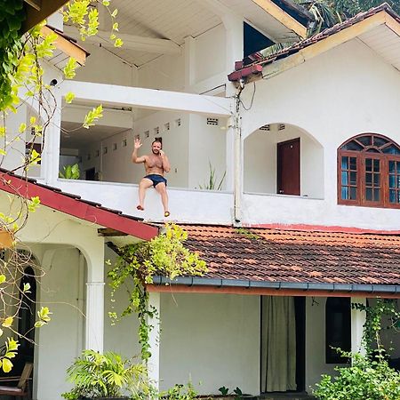 Sunny'S Garden Hotel Ambalangoda  Bagian luar foto