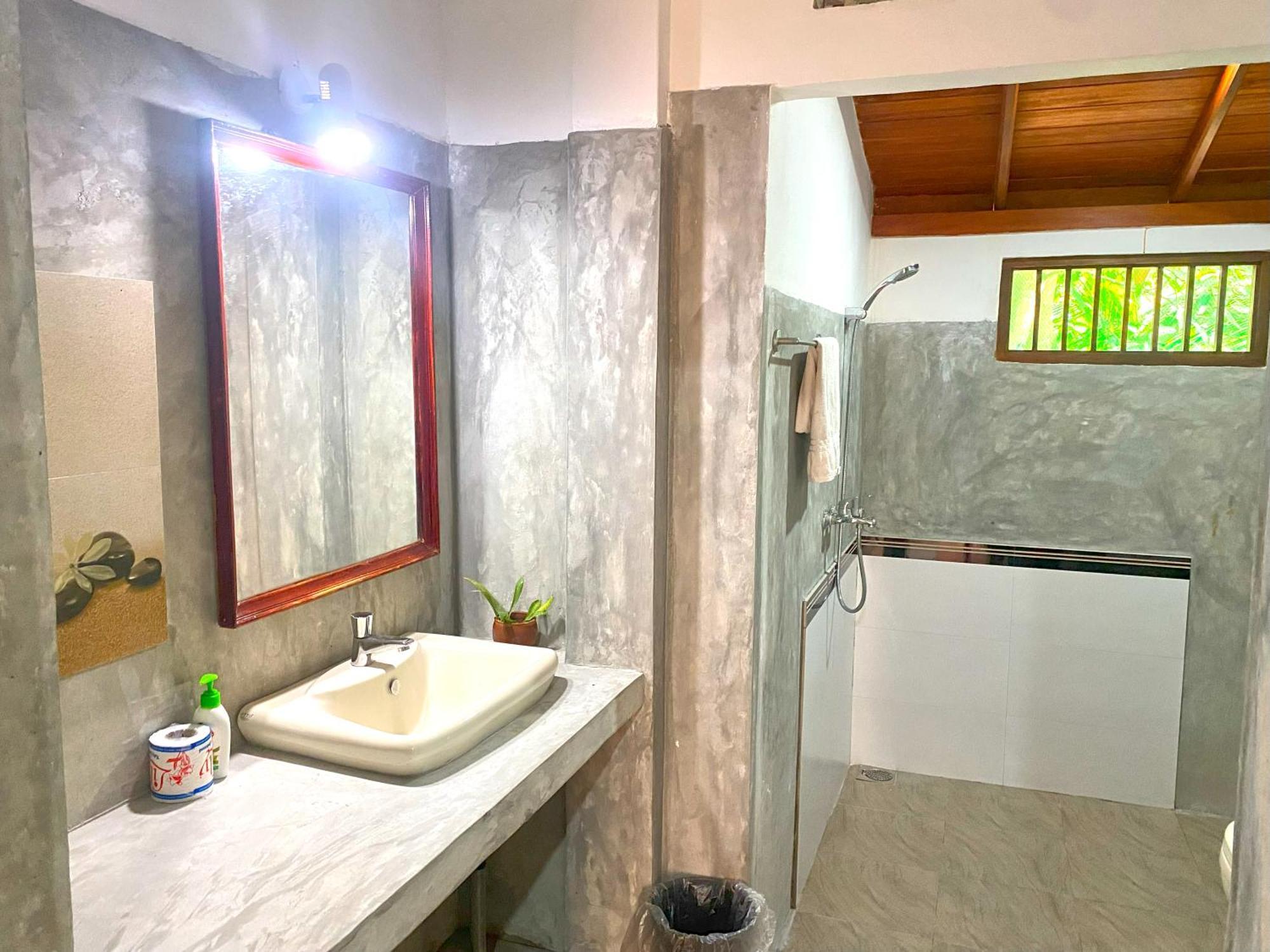 Sunny'S Garden Hotel Ambalangoda  Bagian luar foto